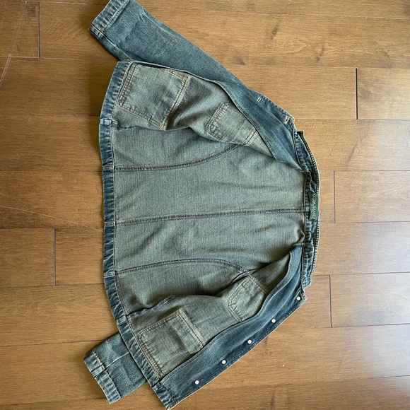 Denim Jacket Waist Length Shoulder Epaulets-  Harve Benard - Picture 10 of 10